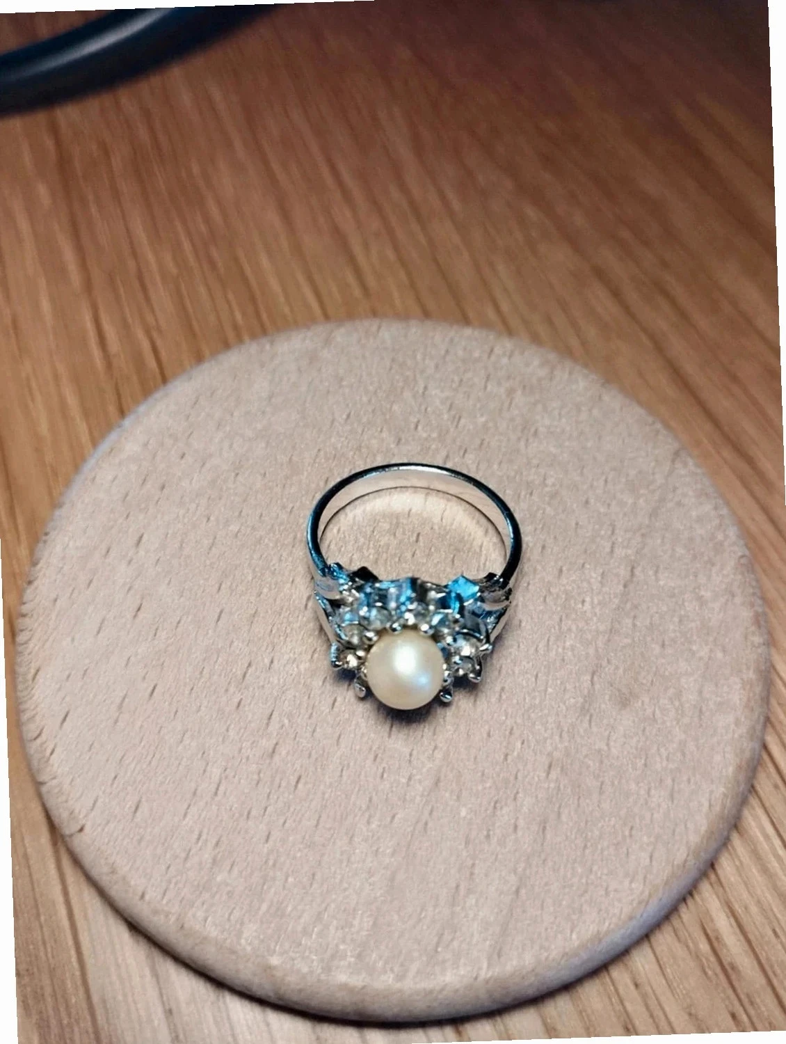 Anillo de fantasía vintage. Perlas y diamantes sintéticos – photo 2